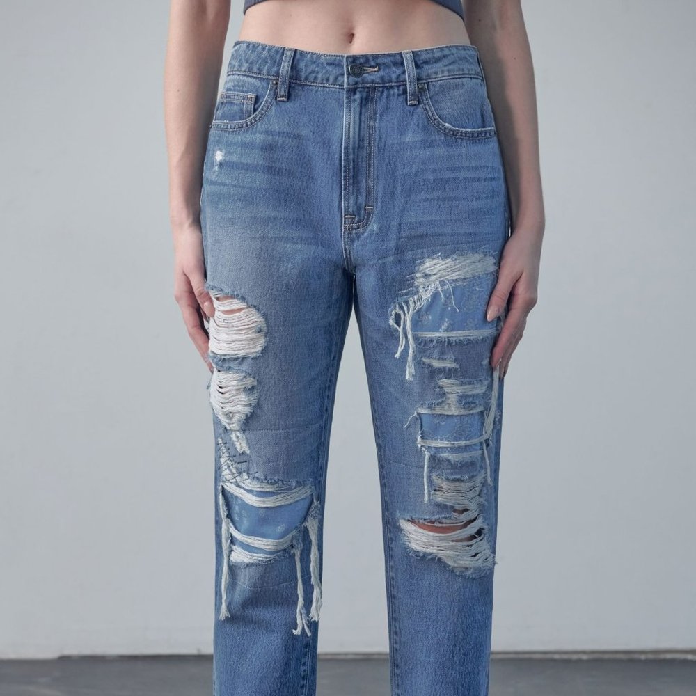 NWT Hidden Tracey High Rise Dark Wash Straight Leg Jean